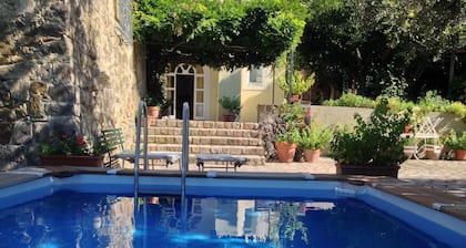 Villa mit Pool & Meerblick, Nähe Sorrento und Sarazenenturm,