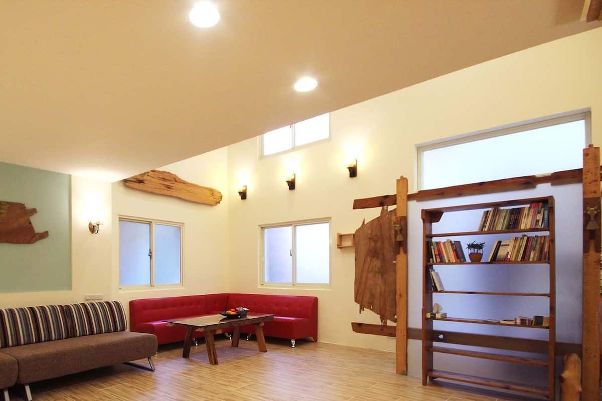 Cabane Supérieure, plusieurs lits, en mezzanine | Coin salon dans le hall