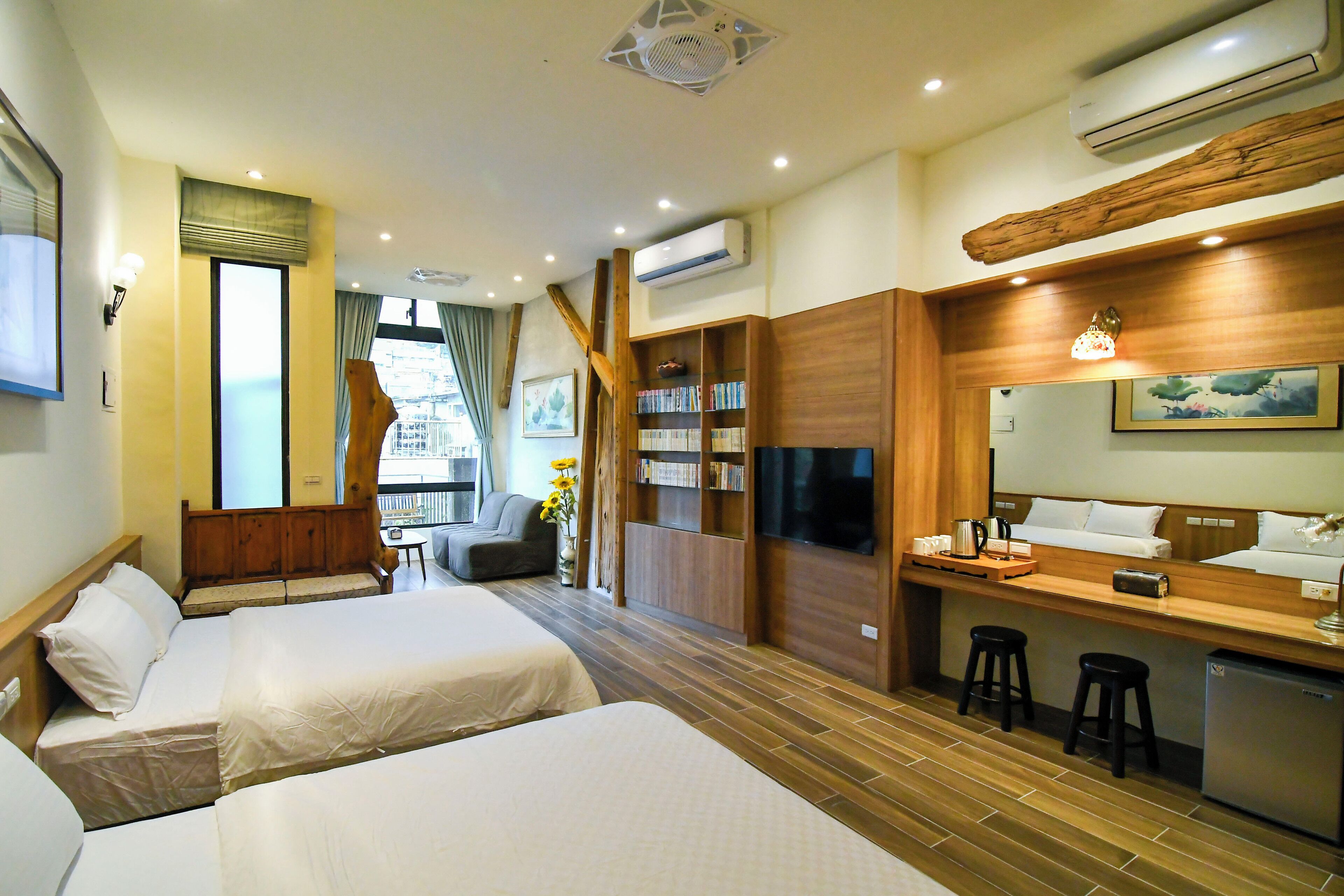 Exclusive Quadruple Room | Desk, blackout drapes, free WiFi, bed sheets