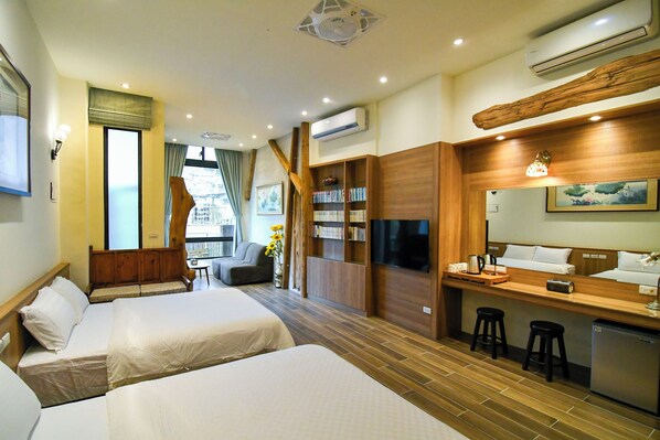 ห้องเอ็กซ์คลูซีฟสำหรับสี่ท่าน | โต๊ะทำงาน, ผ้าม่านกันแสง, Wi-Fi ฟรี, ผ้าปูที่นอน