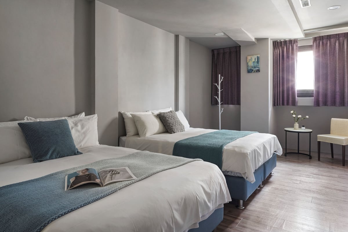 Quadruple Room | 1 bedroom, down duvets, blackout curtains, soundproofing
