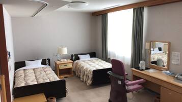 In-room safe, desk, iron/ironing board, free WiFi