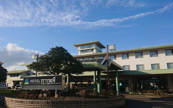 Fachada de la propiedad