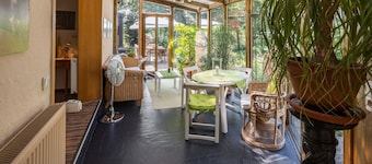 Taunus trÀdgÄrd lÀgenhet, utkanten av staden, vintertrÀdgÄrd, terrass med pool u. Garden Sauna