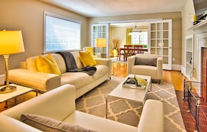 Smart TV, fireplace, DVD player, books