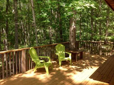 Relax and enjoy at this 2.5 B/2B cabin with hot tub by Fall Creek Falls Park
