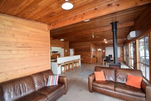 4 Bedroom Tasmanian timber House with Sea Views | Living area | Flat-screen TV, fireplace