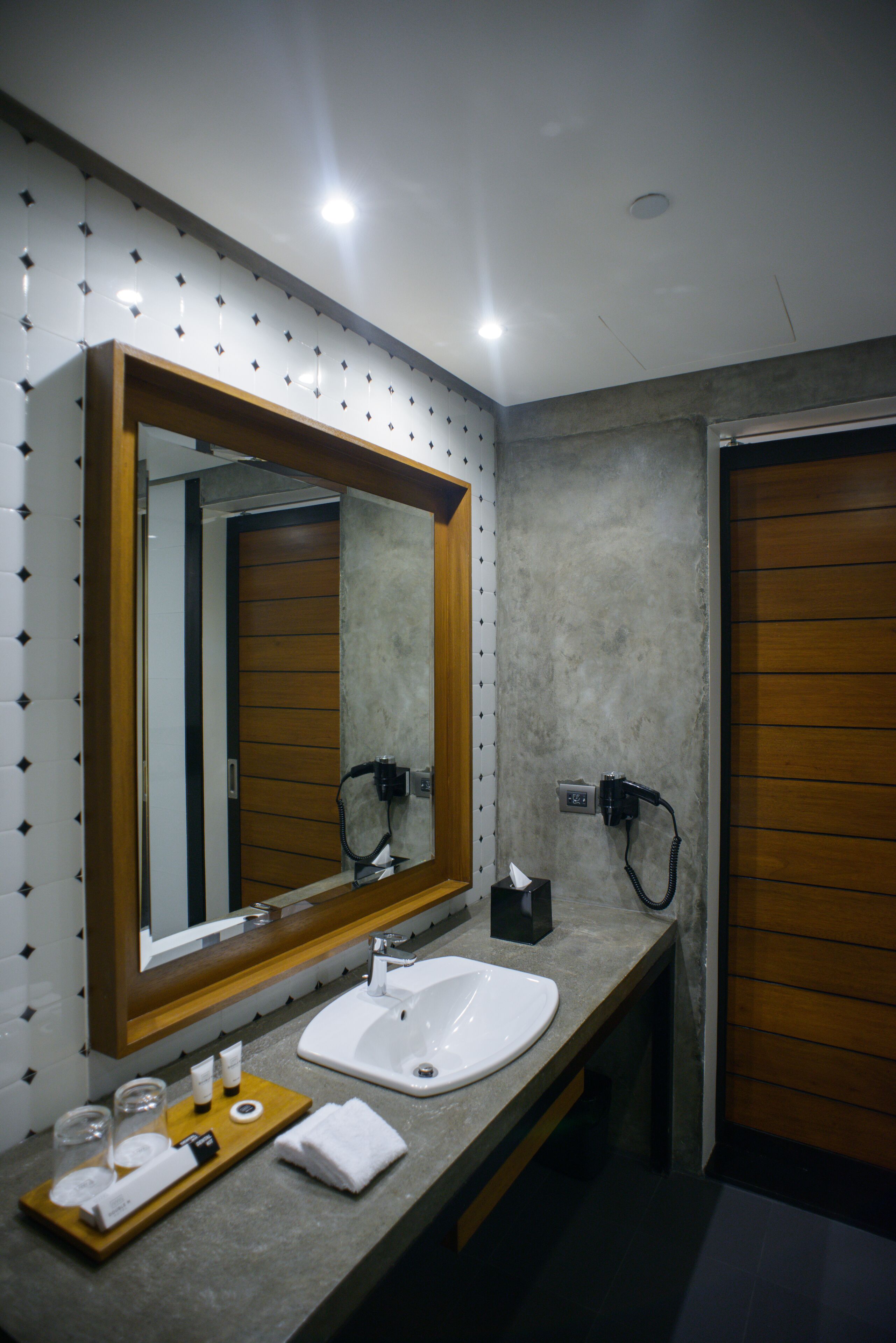 premier room | bathroom | shower, free toiletries, hair dryer, slippers