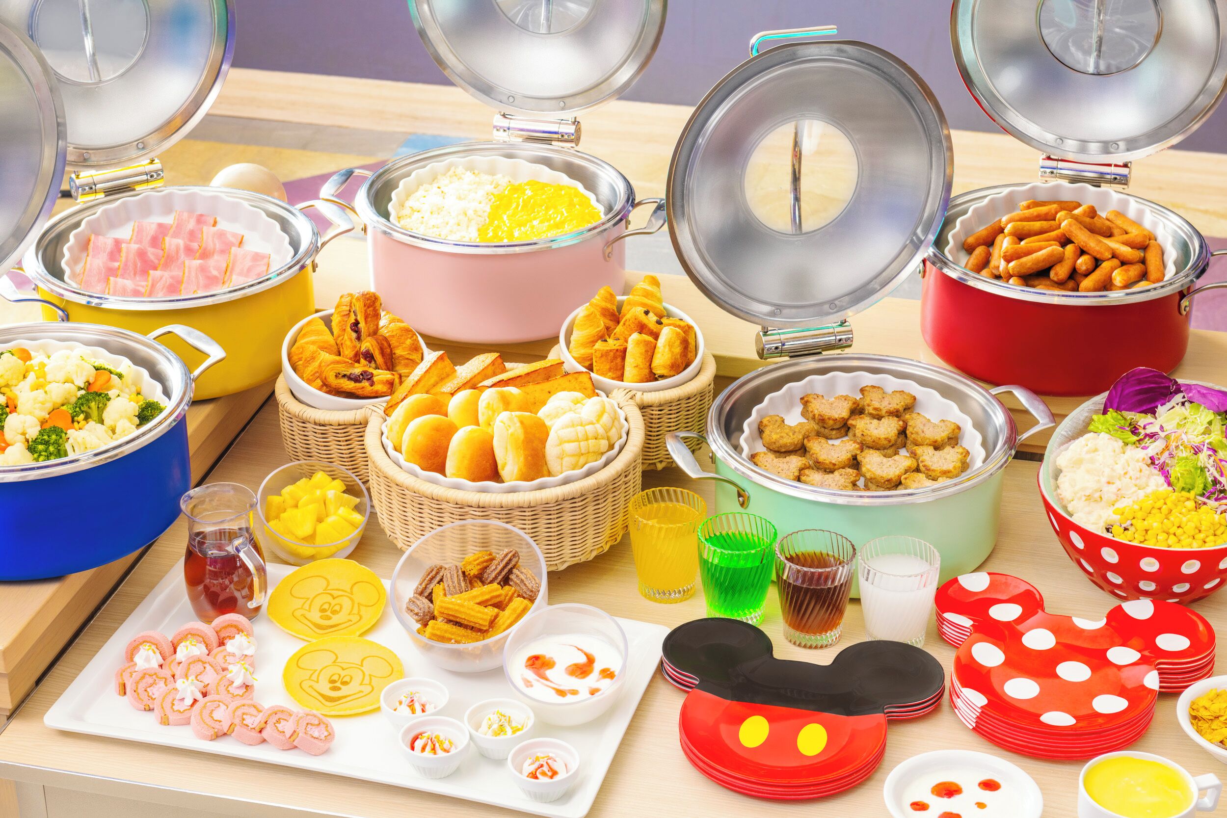 daily buffet breakfast for a fee