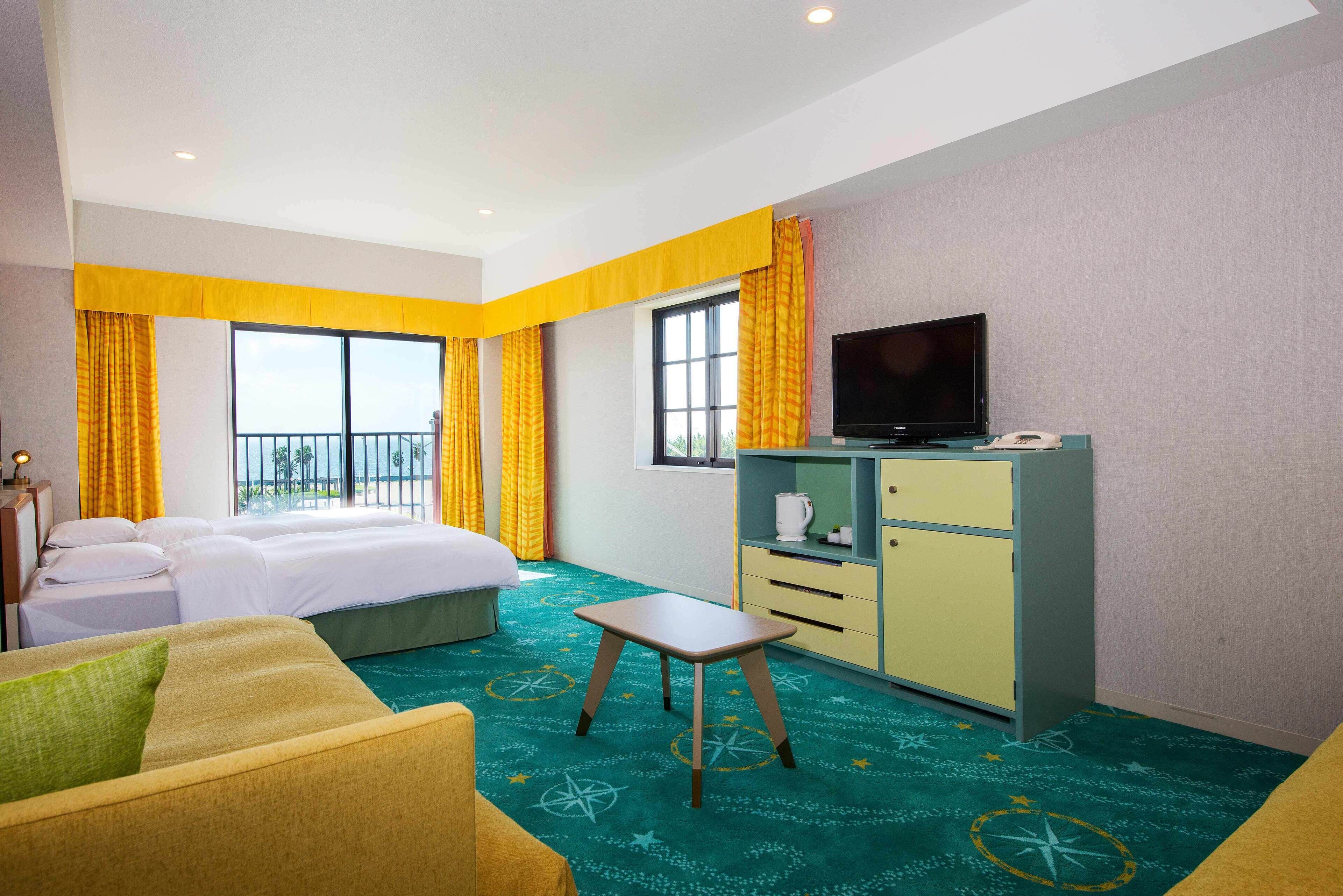 In-room safe, blackout curtains, free WiFi, bed sheets