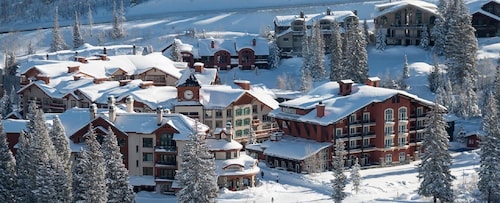 Pristine Ski Retreat, Slope Views in Solitude Village, 2 Bedroom, 2 Bath