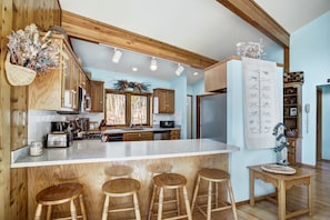 Fridge, microwave, oven, stovetop - 1 Mile To Lifts, Hot Tub, Great Views, Peaceful Setting, Discount Rates (Breckenridge)