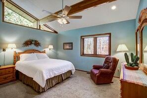 4 عدّة غرف نوم ومكتب وواي فاي مجانًا وملاءات أسرّة