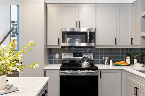 Outpost: Clark's Knoll 381 - Walk to Town Square