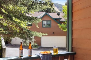 Property grounds - Outpost: Clark's Knoll 381 - Walk to Town Square (Jackson)