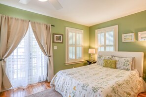 2 Schlafzimmer, Betten mit Memory-Foam-Matratzen, Schreibtisch