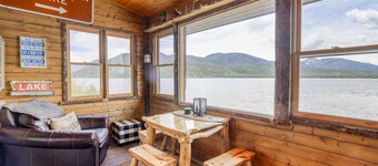 Lakefront Log Home on Shadow Mountain Lake private dock to fish or boat, no pets