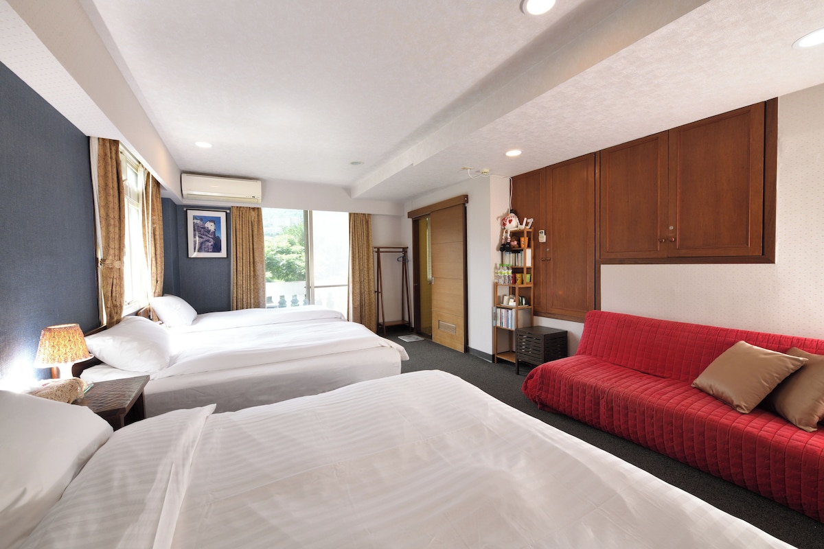 Family Room, Multiple Beds (B) | Blackout drapes, soundproofing, WiFi (free), bed sheets