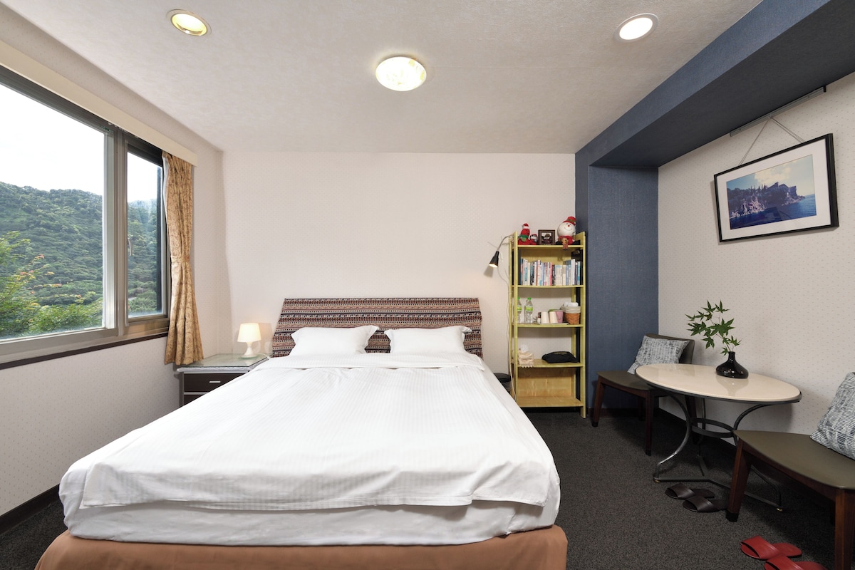 Double Room, 1 Queen Bed (A) | Blackout drapes, soundproofing, WiFi (free), bed sheets