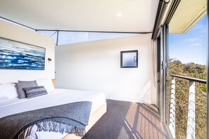 Apartamento superior, 2 quartos, vista para o oceano, de frente para a praia | 2 quartos, roupas de cama premium, ferros/tábuas de passar roupa