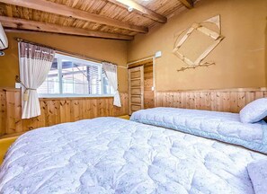 1 bedroom, free WiFi, bed sheets - Toggine Pension (Jeju City)