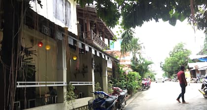 Y Not Laos Hostel