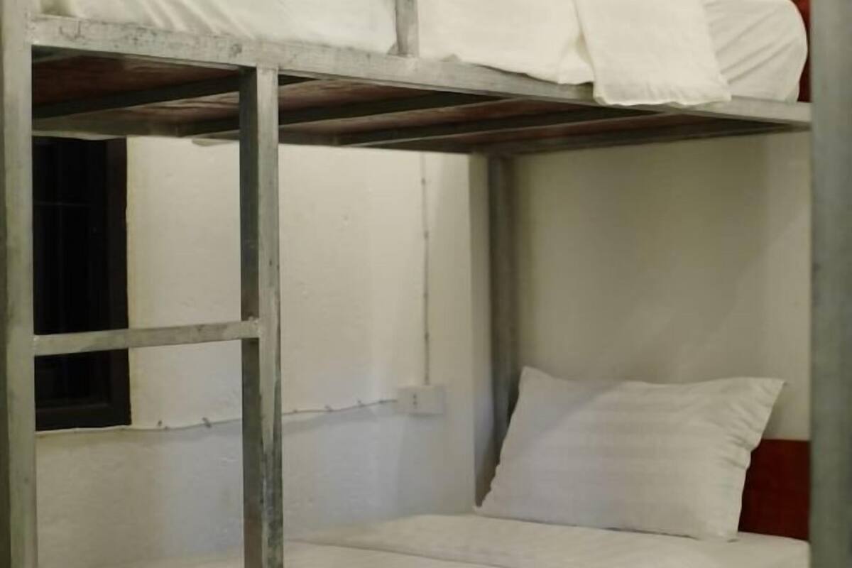 Värdeförvaringsskåp på rummet, skrivbord, gratis wi-fi och sängkläder