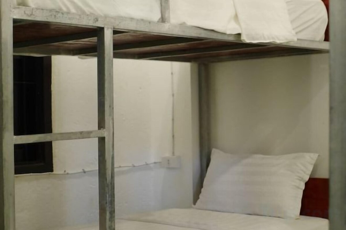 Caja de seguridad en la habitación, escritorio y wifi gratis 