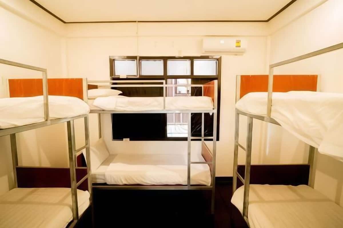 Caja de seguridad en la habitación, escritorio y wifi gratis