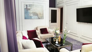 Habitación de lujo doble | Ropa de cama de alta calidad, minibar, caja fuerte y escritorio