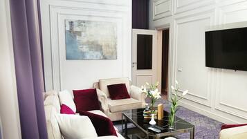 Luxury Double Room | Premium bedding, minibar, in-room safe, desk