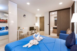 1 bedroom, desk, blackout drapes, rollaway beds