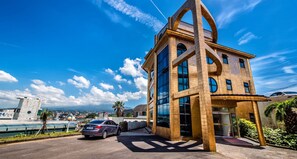Front of property - Navis Hotel (Jeju City)