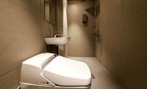 Twin Room | Bathroom | Shower, free toiletries - A-VANT HOTEL (Cheonan)