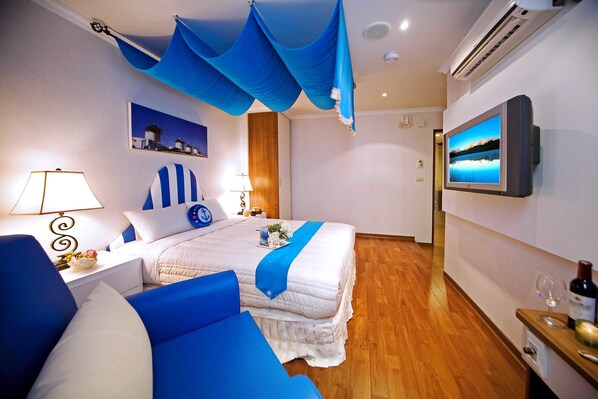 Phòng đôi có thiết kế đặc sắc | Bộ đồ giường cao cấp, trang trí khác biệt