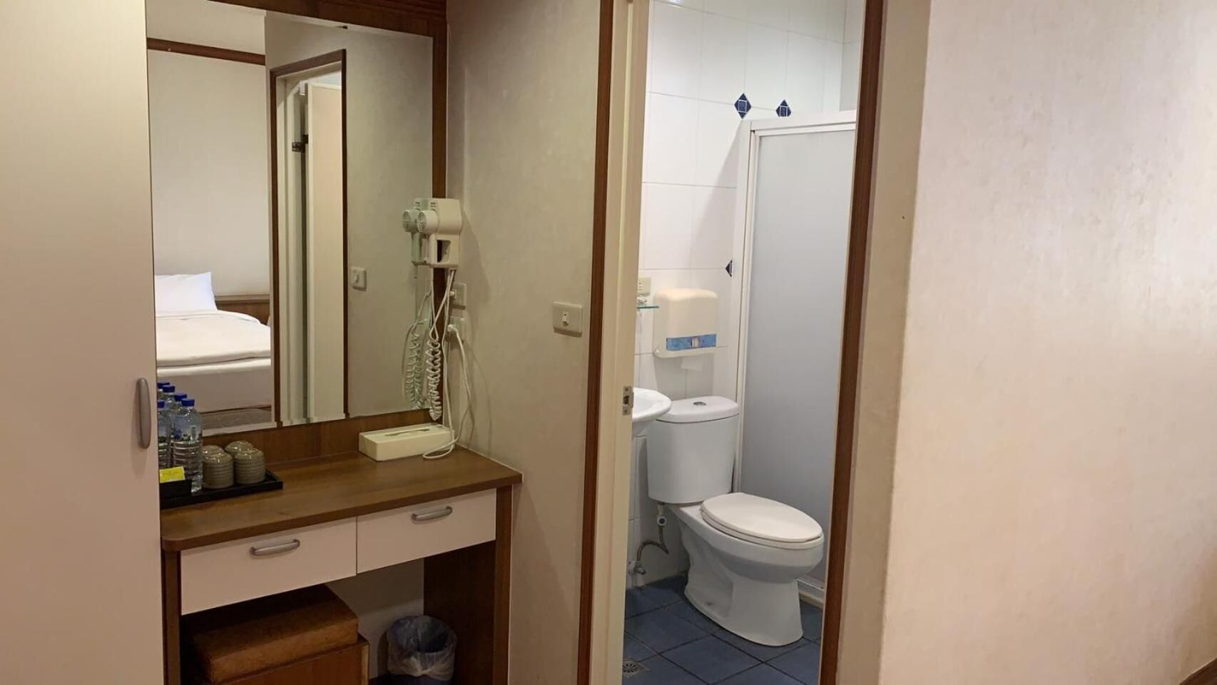 shower, free toiletries, hair dryer, slippers