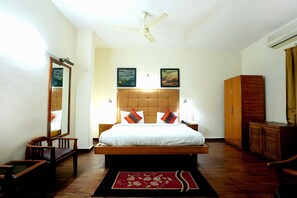 Deluxe-Zimmer | Schreibtisch, kostenloses WLAN, Bettwäsche