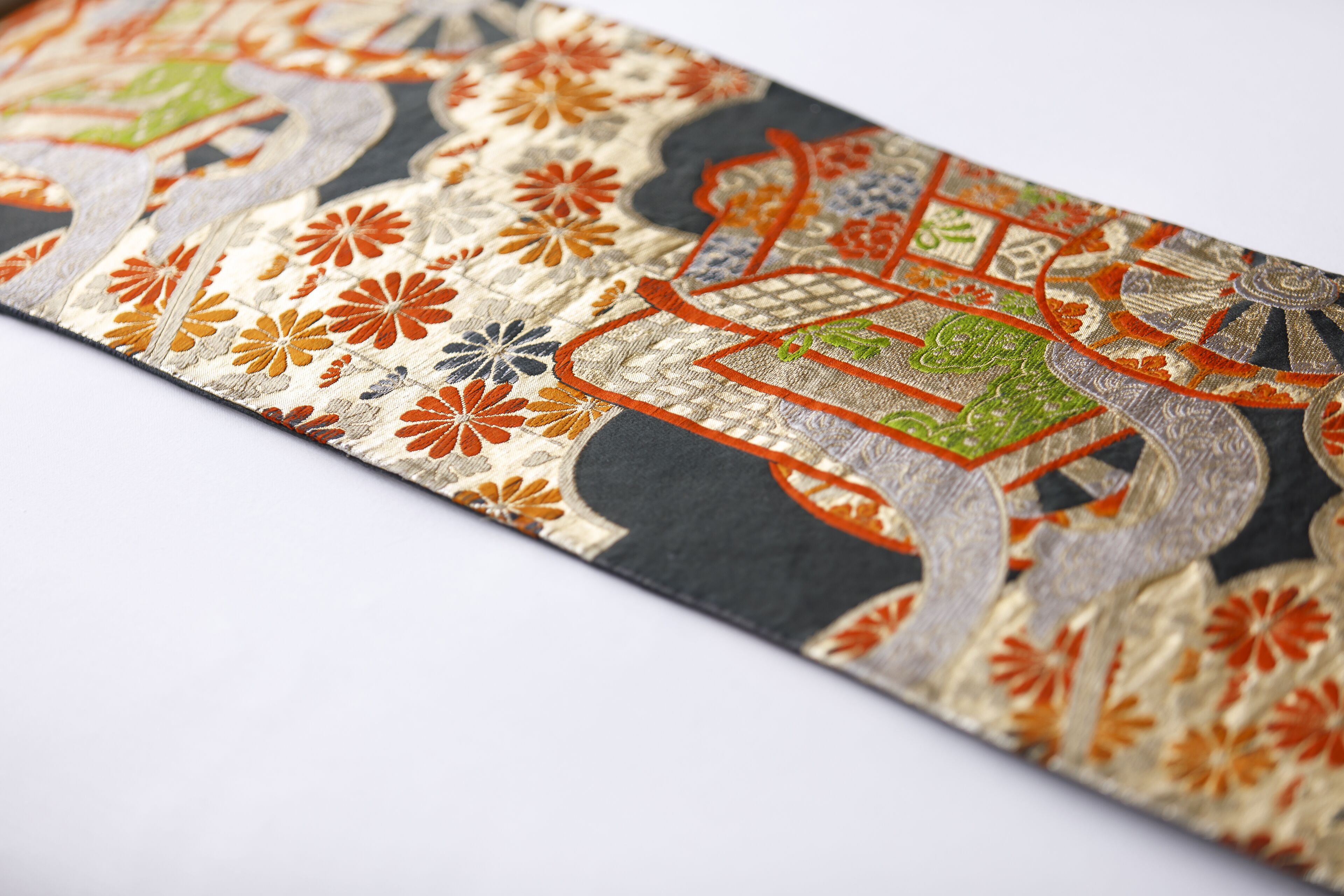 1 bedroom, hypo-allergenic bedding, tempur-pedic beds, free minibar