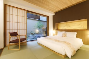 Comfort Garden Room, Non Smoking | Hypo-allergenic bedding, Tempur-Pedic beds, free minibar, in-room safe