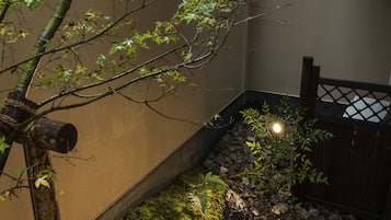 XXXDeluxe Queen Room with Bathtub and Garden | Property grounds