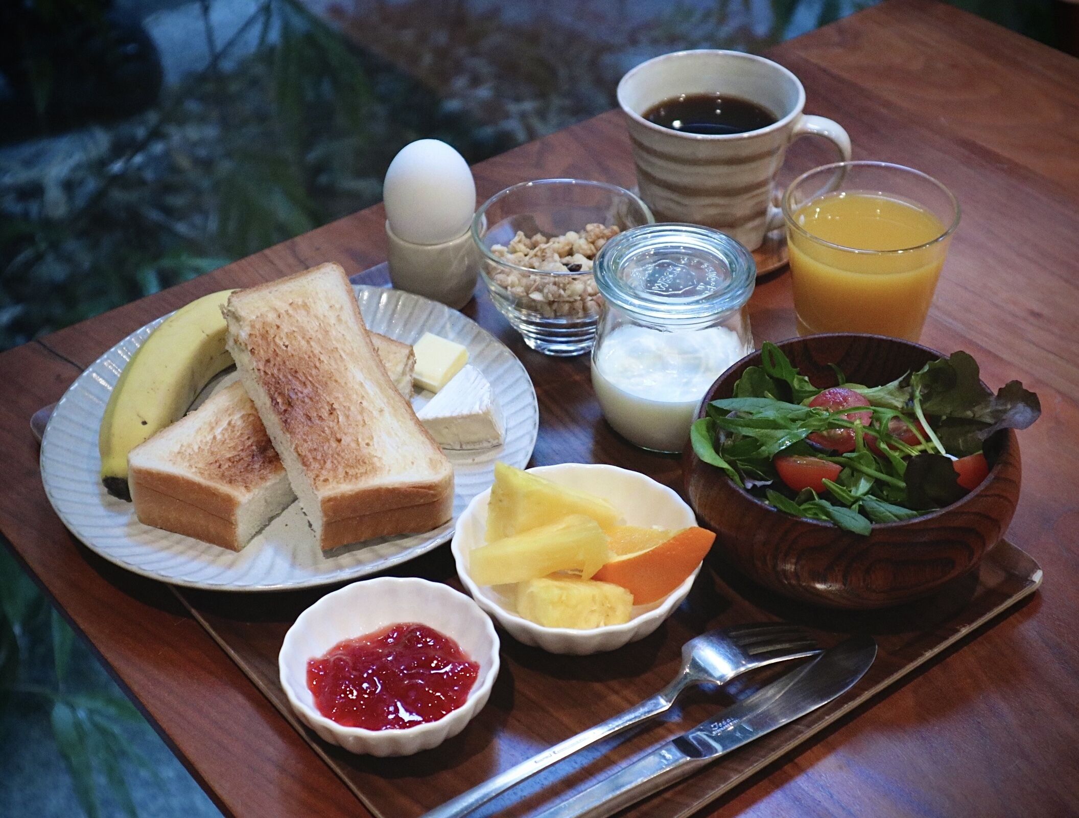 daily continental breakfast (jpy 2000 per person)