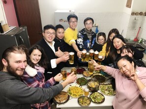 Microondas, placa de cocina, tetera/pava eléctrica, arrocera