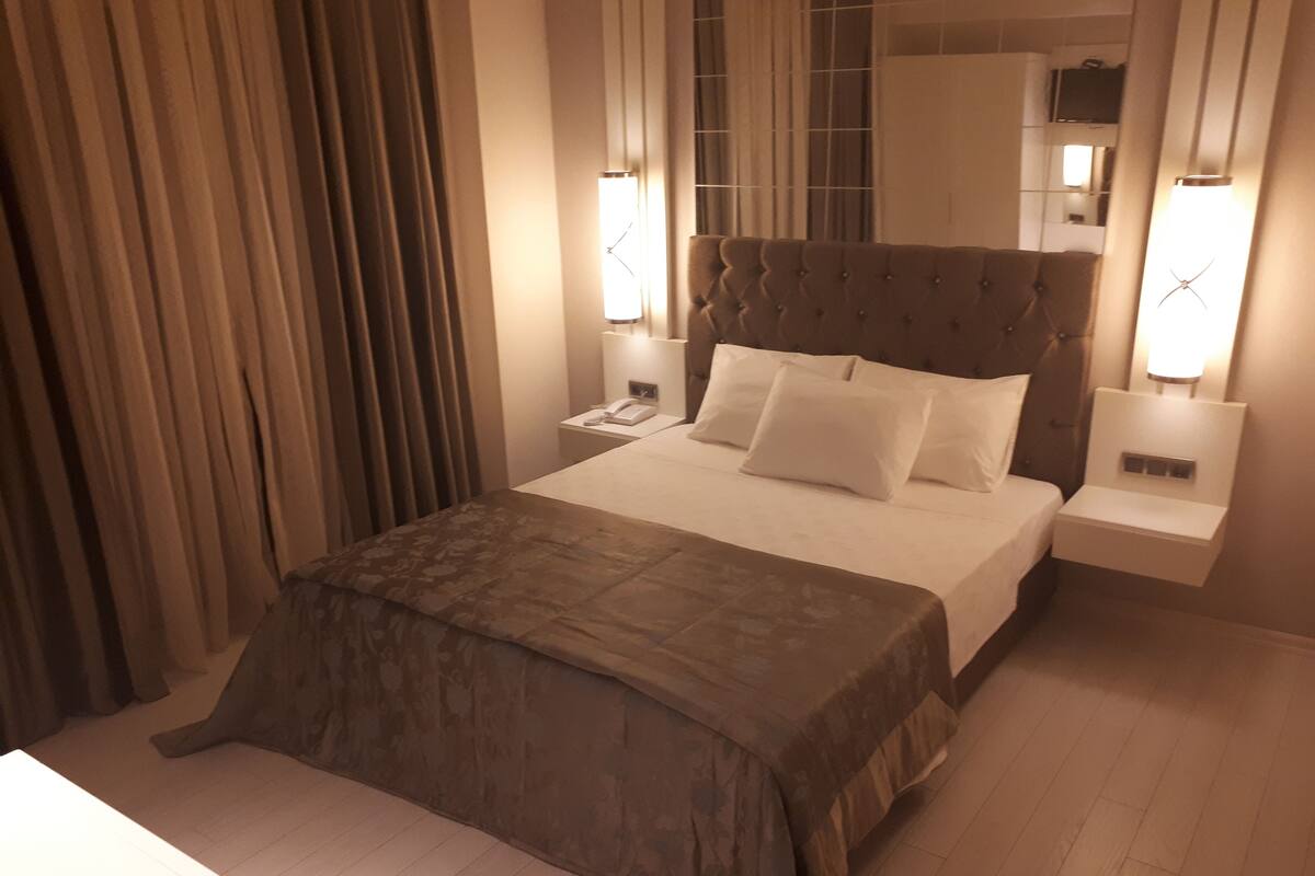 Standard Room, 1 Double Bed, Partial Sea View