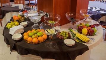 Petit déjeuner buffet servi tous les jours en supplément