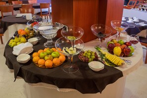 Daily buffet breakfast for a fee