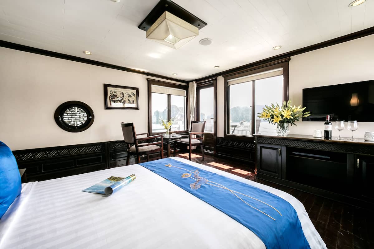 Suite, Terrace | Desk, free WiFi