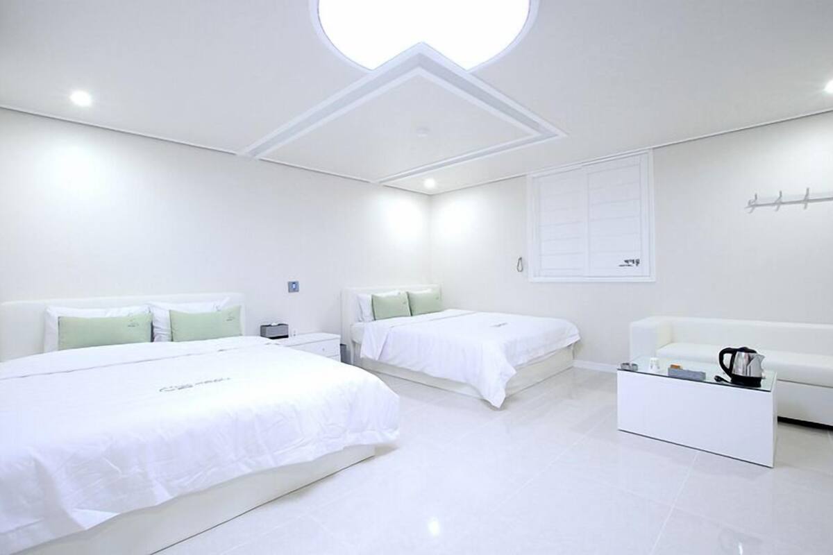Chambre avec lits jumeaux | Wi-Fi gratuit