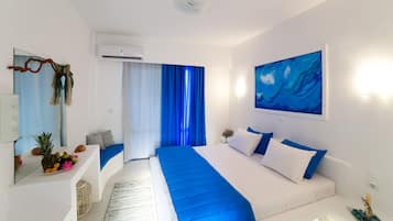Premium bedding, blackout drapes, soundproofing