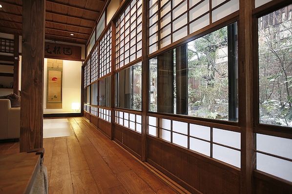 Traditional House (Kyoto-style) | Terrace/patio