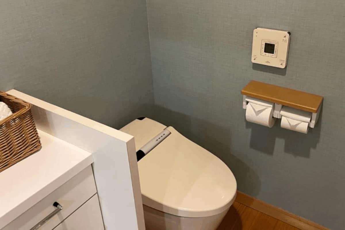 Tek Kişilik Oda | Banyo | Duş/küvet kombinasyonu, ücretsiz banyo/kozmetik ürünleri